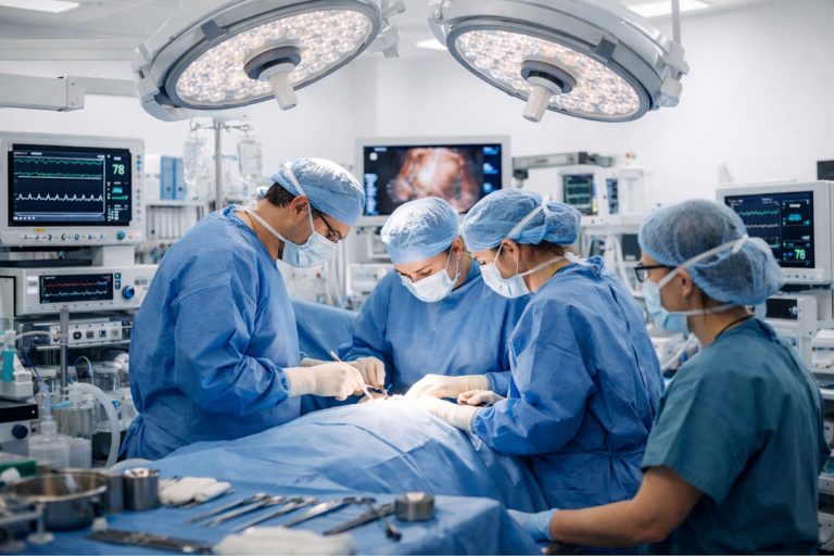 Boston Scientific siber saldırı haberi için temsili tıbbi teknoloji ekipmanı görseli