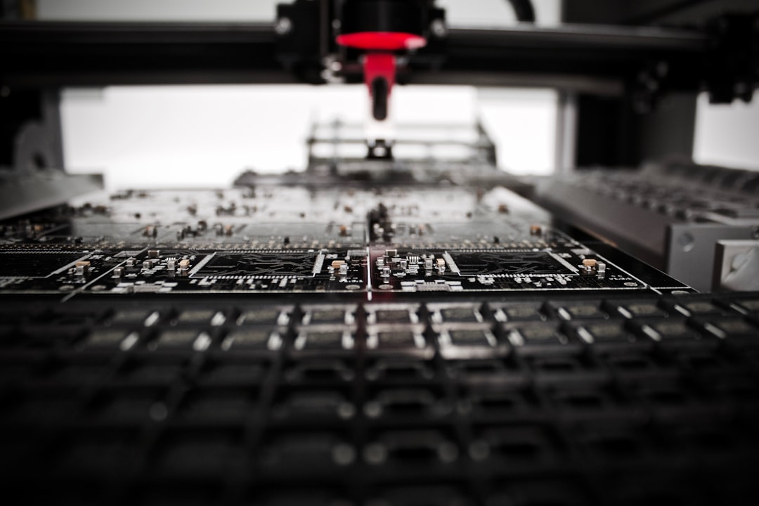 İleri teknoloji üretim tesisini temsil eden endüstriyel laboratuvar görseli