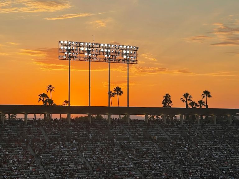 Los Angeles stadyumu — Temsili görsel, Fotoğraf: Cam Carpenter / Unsplash