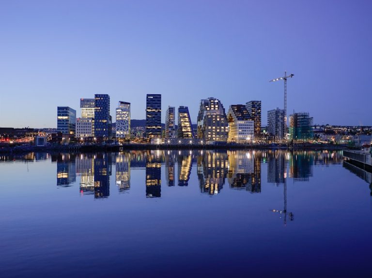 Oslo, Norveç şehir görünümü — Fotoğraf: Christoffer Engström / Unsplash