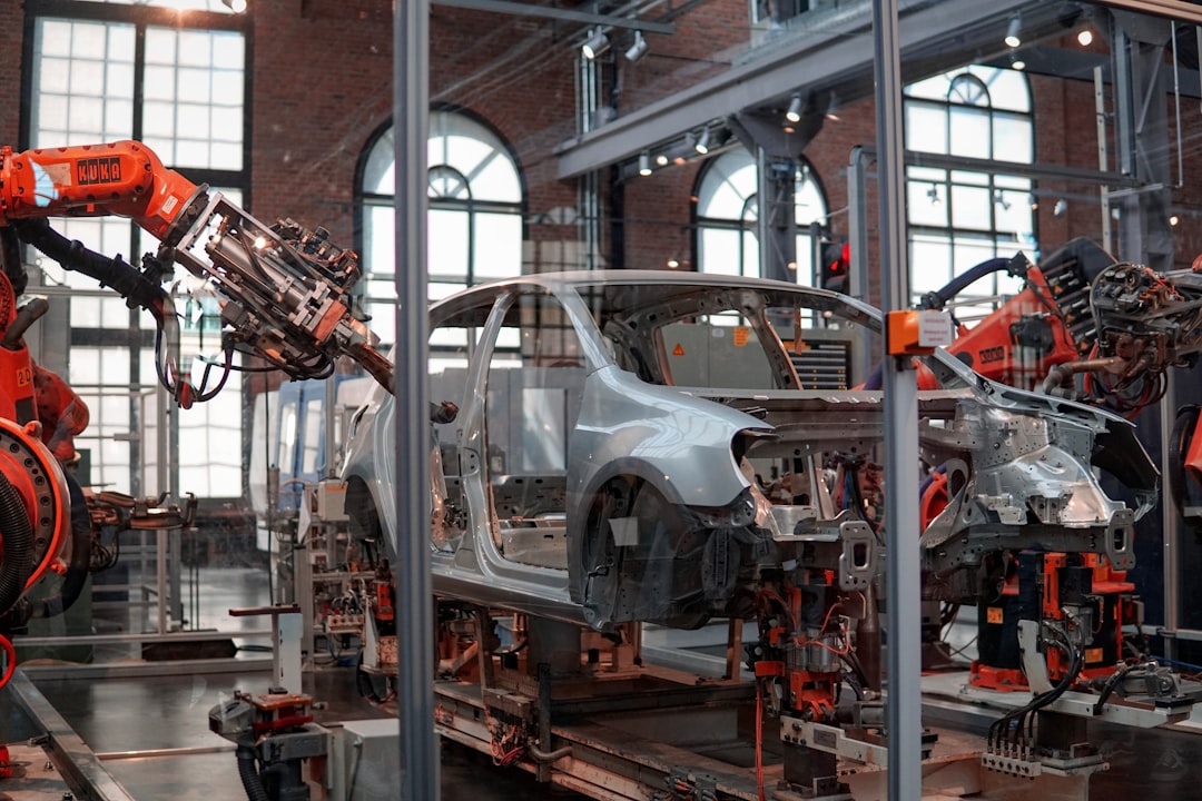 Robotlu otomotiv üretim ve montaj hattı